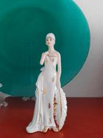 Art deco Stijl een beeldje van een meisje met een veer KPM, Antiek en Kunst, Antiek | Porselein, Ophalen of Verzenden