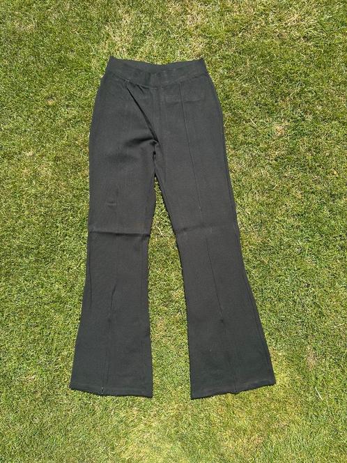 Alix the label flared pants maat M (ZGAN), Kleding | Dames, Broeken en Pantalons, Zo goed als nieuw, Maat 38/40 (M), Zwart, Lang