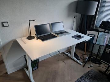 Elektrisch verstelbaar bureau - Stabureau beschikbaar voor biedingen
