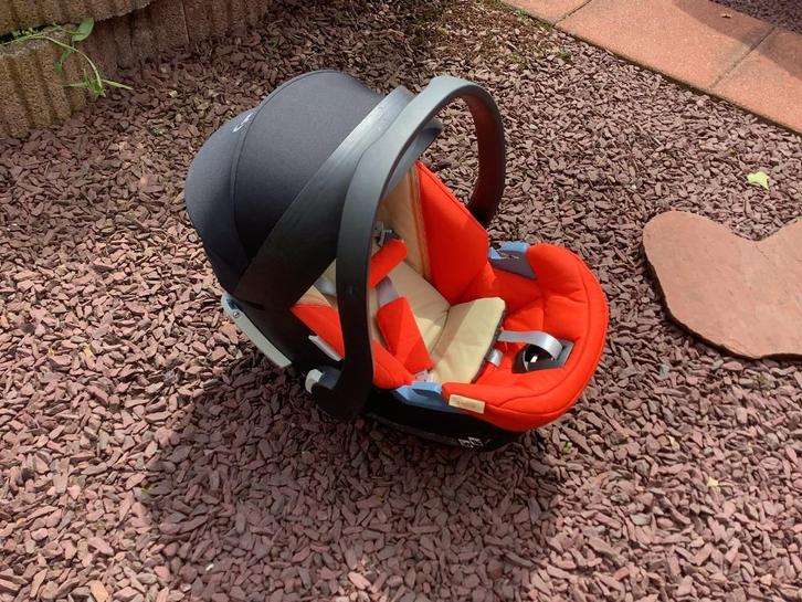 Cybex Aton 5 autostoeltje zwart oranje ophalen in Veenendaal, Kinderen en Baby's, Autostoeltjes, Zo goed als nieuw, Overige merken