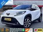Toyota Aygo X 1.0 VVT-i MT Two-Tone | CARPLAY LANE CLIMA - Z, Stof, Gebruikt, Euro 6, 920 kg