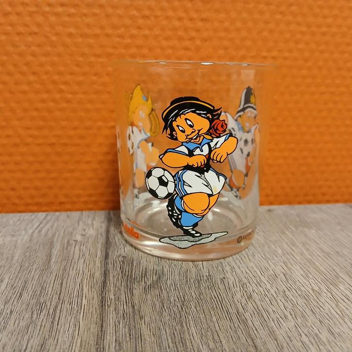 nutella glas, Verzamelen, Glas en Borrelglaasjes, Gebruikt, Frisdrankglas, Ophalen of Verzenden