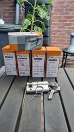 Nieuw; 6x halfcilinder met sleutels, Ophalen of Verzenden, Nieuw, Slot