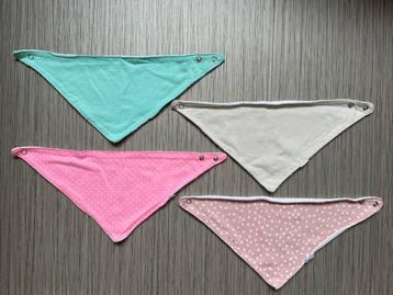 4x kwijlslabbetje / bandana beschikbaar voor biedingen