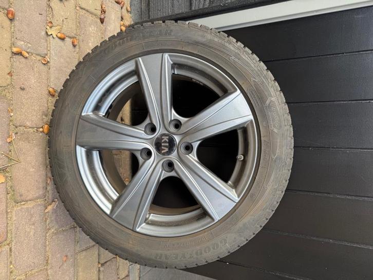 Set winterbanden op velg voor Kia Niro EV, Auto-onderdelen, Banden en Velgen, Banden en Velgen, Winterbanden, 17 inch, 215 mm