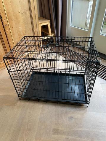 Bench voor middelgrote hond beschikbaar voor biedingen