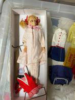 Mattel Barbie Scooter oud met diverse kleding., Verzamelen, Poppen, Ophalen of Verzenden, Gebruikt, Fashion Doll