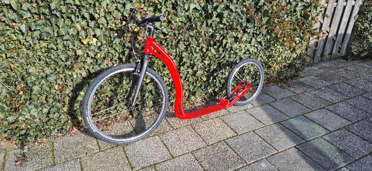 Rode step Yedoo Trexx 26/20, Fietsen en Brommers, Steps, Zo goed als nieuw, Kickbike, Ophalen