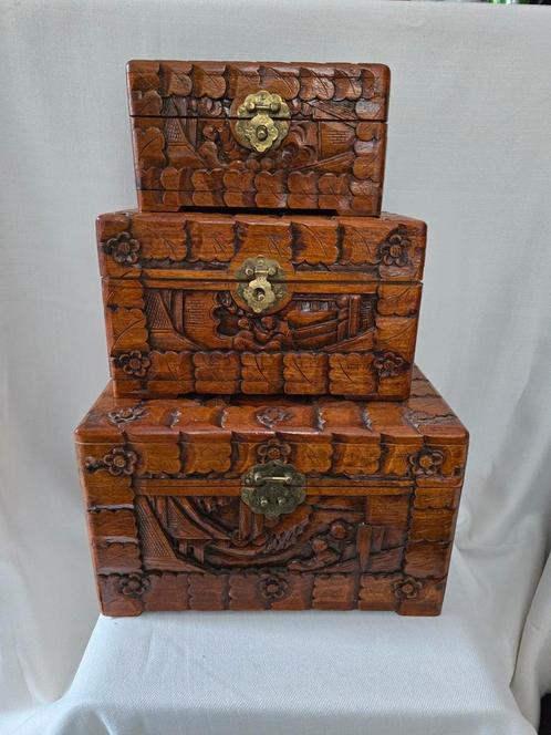 3 Balinese of Chinese kisten met houtsnijwerk, Antiek en Kunst, Curiosa en Brocante, Ophalen of Verzenden