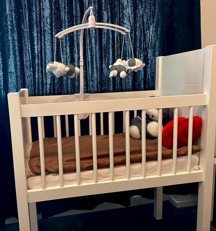 Mooi wieg, Kinderen en Baby's, Babywiegjes en Ledikanten, Zo goed als nieuw, Wieg, Ophalen of Verzenden