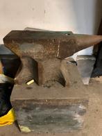 Zwaar  gesmeed aambeeld +- 150kg, Ophalen of Verzenden