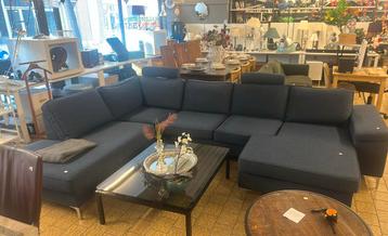 Hoekbank nog in goede staat beschikbaar voor biedingen