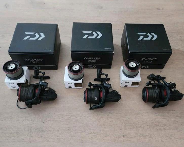3 Daiwa whisker 25QD, Watersport en Boten, Hengelsport | Karpervissen, Zo goed als nieuw, Molen, Ophalen of Verzenden
