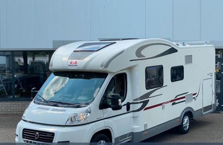 Adria Matrix M 680 SP - dwarsbed + elek hefbed - camper, Caravans en Kamperen, Campers, Particulier, tot en met 6, Half-integraal