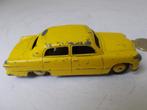 1949 Dinky Toys 139A FORD FORDOR SEDAN (YELLOW), Ophalen of Verzenden, Gebruikt, Auto, Dinky Toys