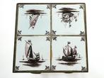 Bijzettafel tafel 4 mangaan tegels met zeilbootje boot, Antiek en Kunst, Antiek | Wandborden en Tegels, Ophalen of Verzenden