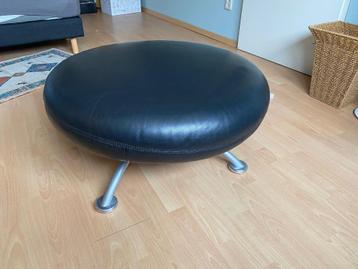 zwart lederen hocker design van Topform beschikbaar voor biedingen
