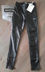 Te koop Nieuwe Raizzed lederlook legging deep Black 140, Broek, Meisje, Nieuw, Ophalen of Verzenden
