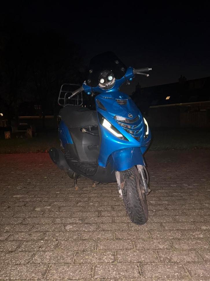 Piaggio zip, Fietsen en Brommers, Scooters | Piaggio, Zo goed als nieuw, Zip, Benzine, Ophalen