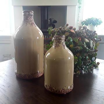 	2 kruiken - geglazuurd  beschikbaar voor biedingen