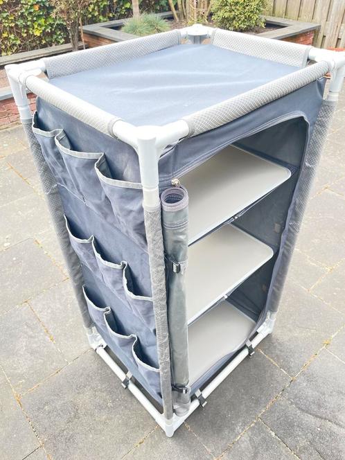 Mooie vrijbuiter campingkast  3 legvakken en veel zijvakken, Caravans en Kamperen, Kampeermeubelen, Gebruikt, Campingkast, Ophalen of Verzenden