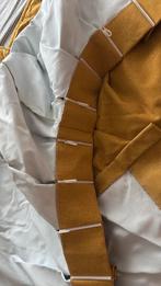 2 stuks Okergele verduisterende gordijnen, Gebruikt, 200 cm of meer, Ophalen of Verzenden, Overige kleuren