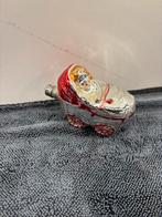 Oude glazen kerstbal. Kinderwagen met baby, Diversen, Kerst, Ophalen of Verzenden, Zo goed als nieuw