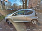 Citroën C1 1.0 3-DRS Airco 2012 Grijs met trekhaak, Auto's, Citroën, Voorwielaandrijving, Stof, Zwart, 4 stoelen