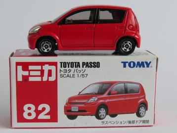 Tomica nr82 Toyota Passo 1/57 3inch tomy