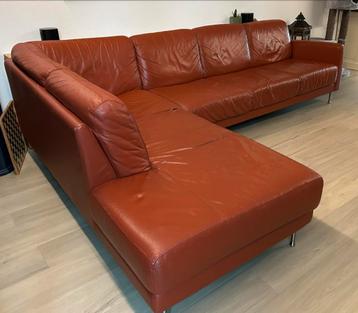 T.E.A.B. Lederen hoekbank beschikbaar voor biedingen