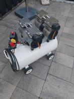 Stille compressor, Doe-het-zelf en Verbouw, Compressors, Ophalen, 6 tot 10 bar, Zo goed als nieuw, Minder dan 200 liter/min