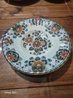 Delfts Polychroom Bord - Diameter 30 cm, Antiek en Kunst, Ophalen of Verzenden