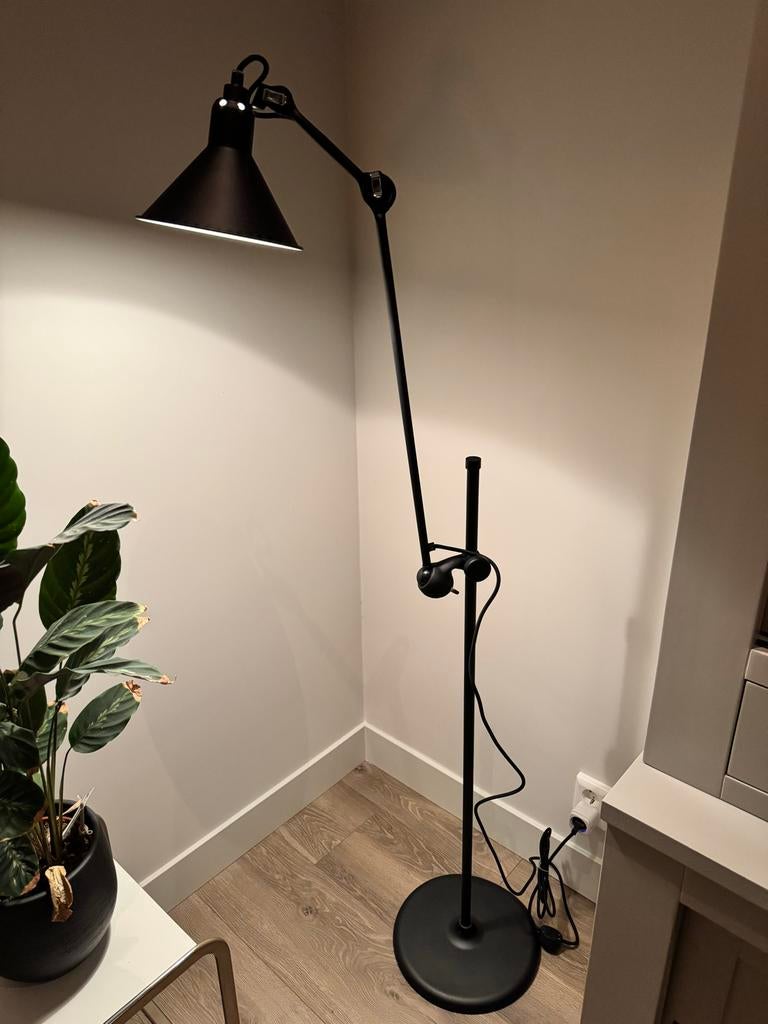 DCW Editions 215-BL-SAT Vloerlamp - Mat Zwart, Ophalen, Zo goed als nieuw, Metaal, 150 tot 200 cm