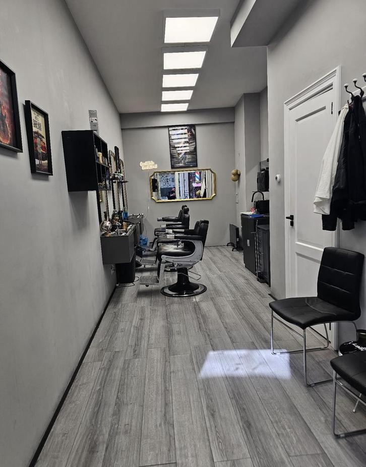 ter Overname barbershop in Hartje Amsterdam, Zakelijke goederen, Exploitaties en Overnames