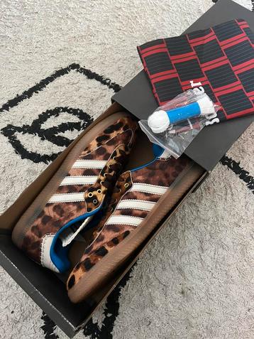 adidas schoen beschikbaar voor biedingen