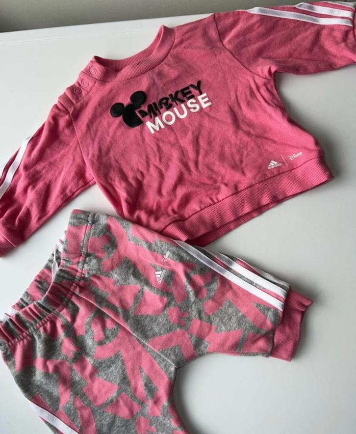 Adidas Mickey Mouse pak - Maat 68 NIEUW, Kinderen en Baby's, Kinderkleding | Kinder-kledingpakketten, Zo goed als nieuw, Maat 92