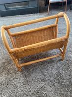Rotan krantenbak., nog zeer netjes!, Ophalen of Verzenden, Zo goed als nieuw