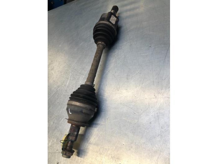 Aandrijfas links-voor van een Mazda 6., Auto-onderdelen, Remmen en Aandrijving, Mazda, Gebruikt, 3 maanden garantie, Ophalen of Verzenden