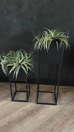 2 Metalen bloempotten met kunstplanten, Ophalen of Verzenden, Zo goed als nieuw, Binnen