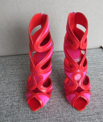 Nieuwe Alexander McQueen booties in roze suède, mt 37 beschikbaar voor biedingen