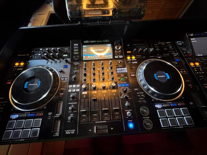 Pioneer XDJ-XZ + CDJ-3000 + flightcase / covers, Muziek en Instrumenten, Dj-sets en Draaitafels, Zo goed als nieuw, Pioneer, Ophalen