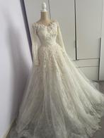 Prachtige Wit/Cream Trouwjurk met Lange Mouwen, Ophalen of Verzenden, Zo goed als nieuw, Wit, Trouwjurk