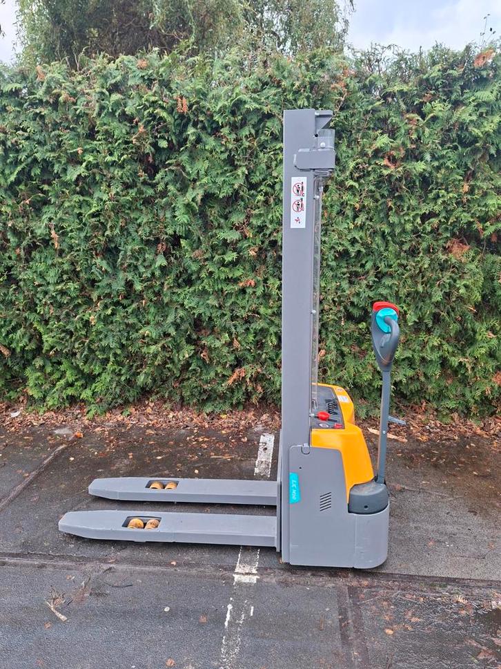 Jungheinrich EJC M10 elektrische stapelaar, Doe-het-zelf en Verbouw, Palletwagens en Pompwagens, Zo goed als nieuw, Ophalen