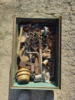 MOET WEG Bak vol met gereedschapsonderdelen/ijzerwaren, Doe-het-zelf en Verbouw, IJzerwaren en Bevestigingsmiddelen, Ophalen, Gebruikt