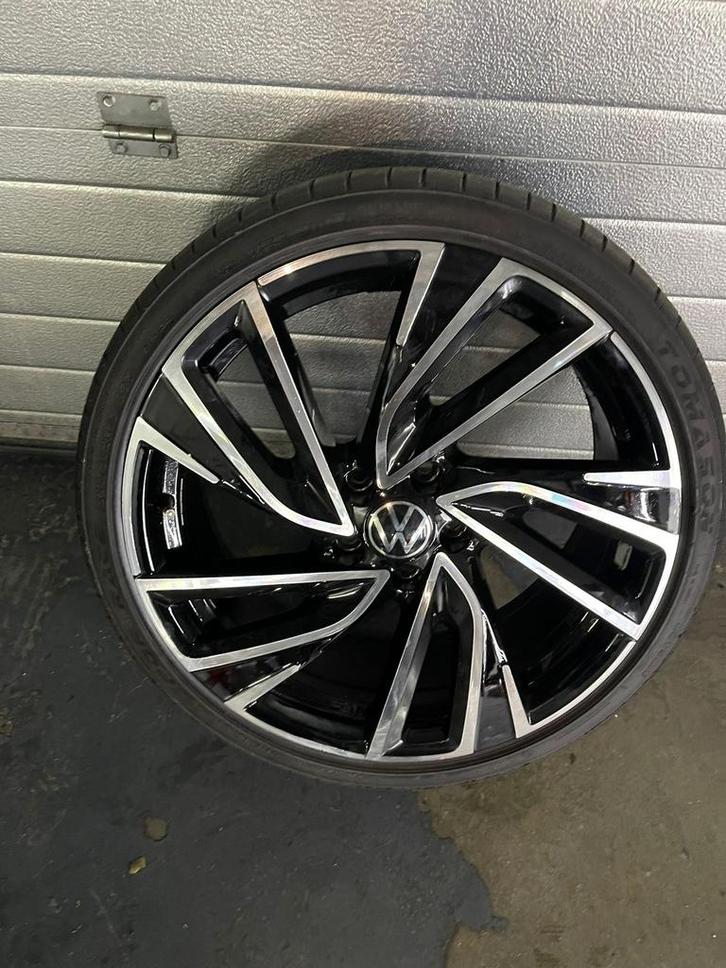 Origineek Adelaide Velg golf 8 GTI R 235 35 19 5x112 1 stuk, Auto-onderdelen, Banden en Velgen, Banden en Velgen, Winterbanden