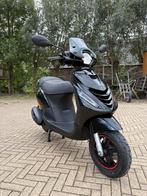 Piaggio zip 4t Iget brom, Fietsen en Brommers, Scooters | Piaggio, Zip, Ophalen of Verzenden, Zo goed als nieuw, Benzine