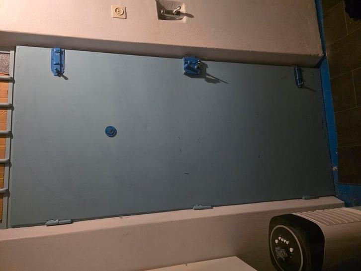 Stalen gevangenis deuren, Huis en Inrichting, Kasten | Lockerkasten, Gebruikt, Ophalen of Verzenden