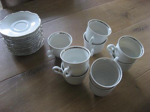 NIEUW MZ Czechoslovakia kopjes met schotels en kan, 24-delig, Antiek en Kunst, Antiek | Servies los, Verzenden