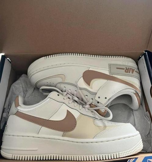 NIEUW Nike Air Force 1 W Shadow Sail Hemp Fossil Light Bone, Kleding | Dames, Schoenen, Nieuw, Sneakers of Gympen, Wit, Ophalen of Verzenden