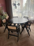 5x WOOOD Gunn stoelen + ronde WOOOD Rhonda eettafel (zwart), Huis en Inrichting, Tafels | Eettafels, Ophalen, 50 tot 100 cm, 100 tot 150 cm